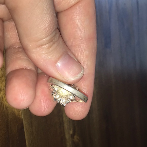 Flower Ring - Picture 7 of 7